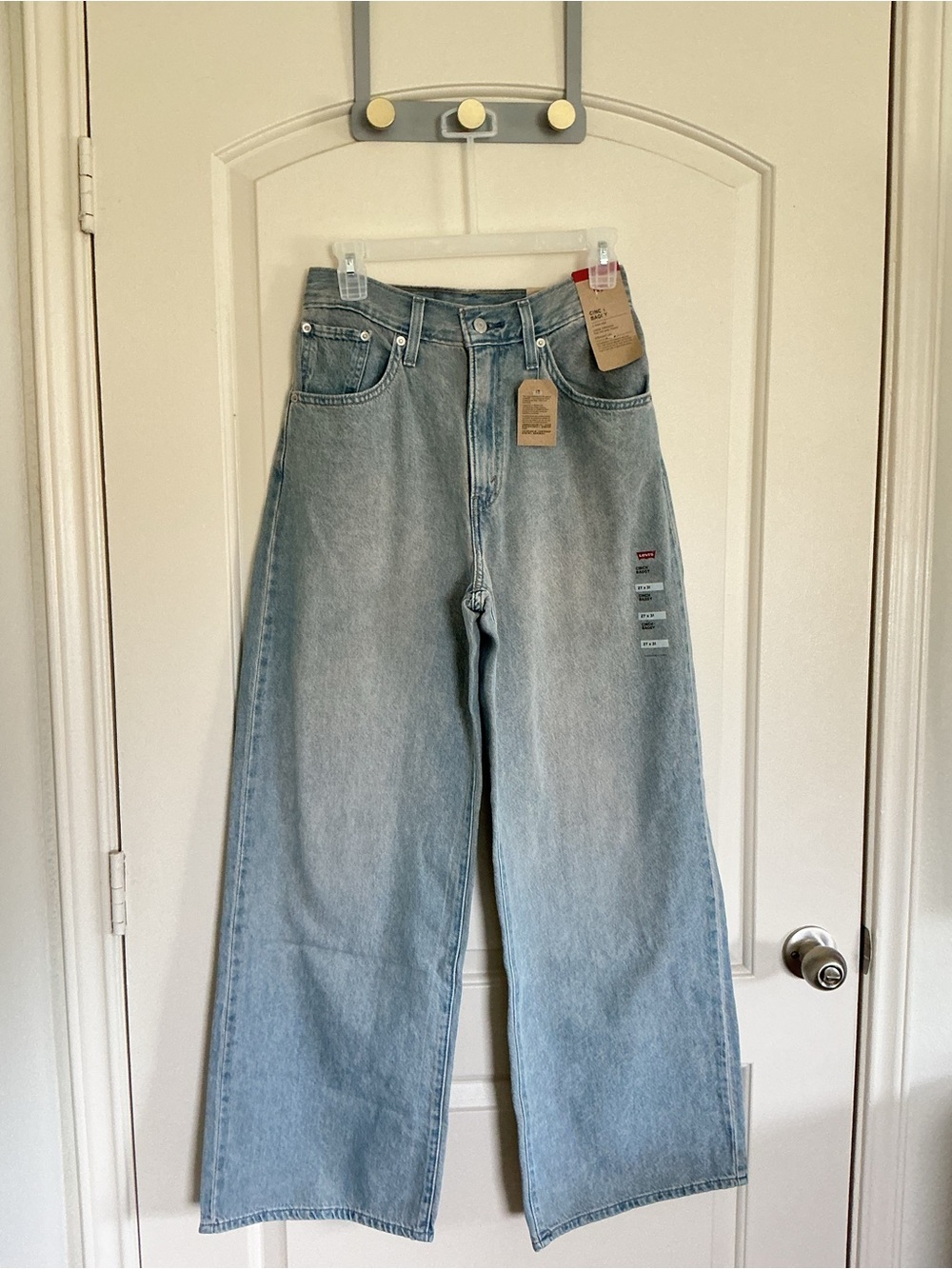 Levi's Cinch Baggy High-Rise Straight Leg Jeans